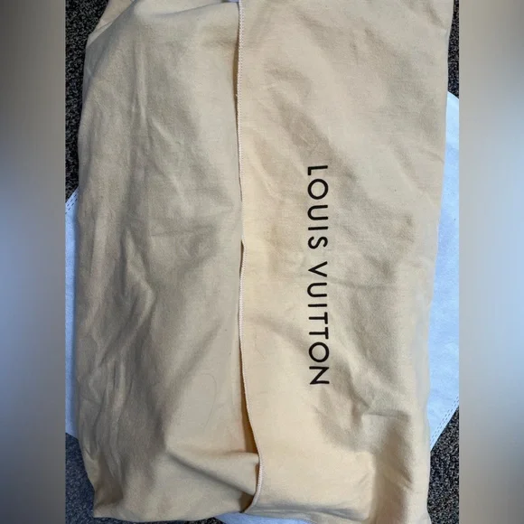 Louis Vuitton Sully - Picture 12 of 13